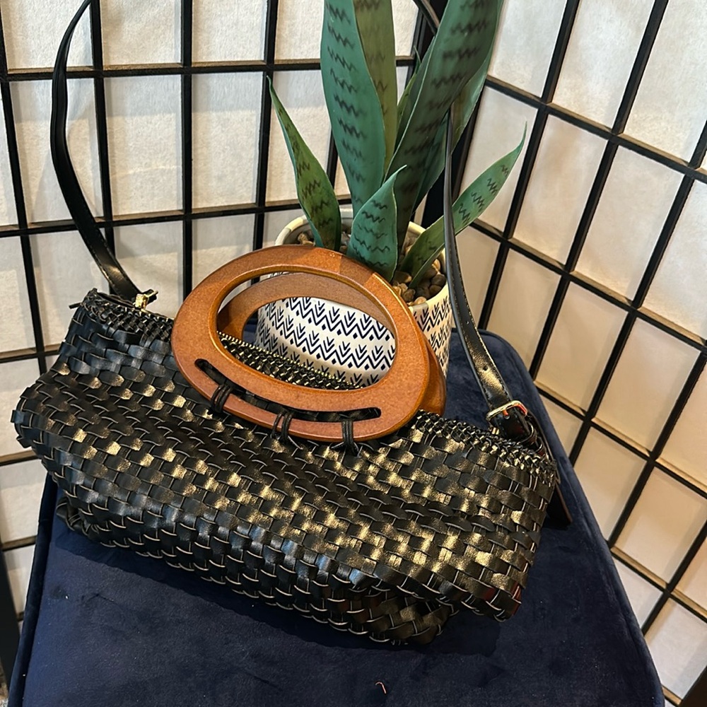 Urban expressions black with wood handle purse